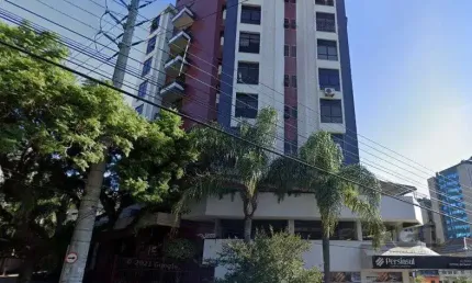 04 salas com 160m², todas interligadas no mesmo corredor,  03 vagas cobertas, 04