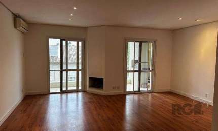 Casa em condomínio com 245m² - 3 dormitórios, 2 vagas no bairro Pedra Redonda