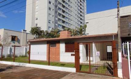 Casa 84m² - 2 dormitórios, 2 vagas no bairro Jardim Botânico