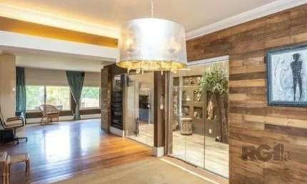 Excelente casa de 220m² com 3 dormitórios no bairro Tristeza.