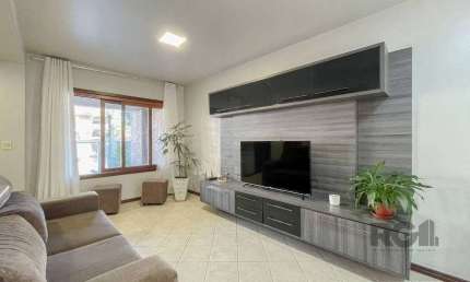 Excelente casa de 121m² com 3 dormitórios e 2 vagas.