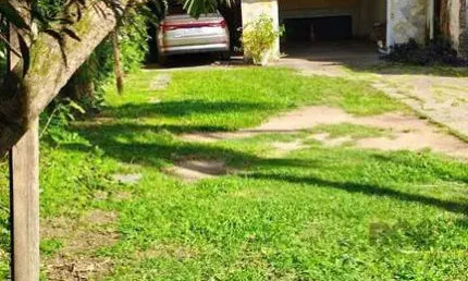 Casa com 3 quartos e 2 garagens no bairro cidade Baixa!