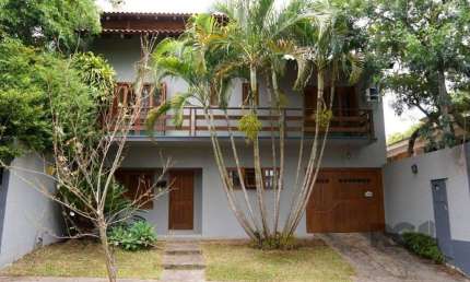 Casa para Venda - 350m², 4 dormitórios, sendo 4 suites, 4 vagas - Tristeza