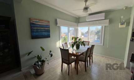 Sobrado com vista para o Rio,  3 quartos, suite, pátio - Guarujá