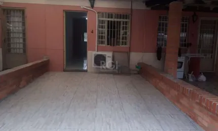 Casa com 2 quartos à venda na Avenida João Antônio Silveira, 885, Restinga, Porto Alegre