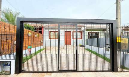 Casa no loteamento Moradas do Sul em frente a praça