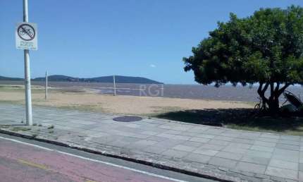Casa com 1 quarto à venda na Avenida Guarujá, 220, Guarujá, Porto Alegre