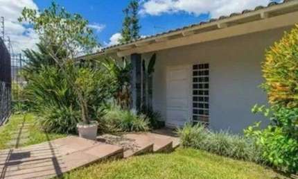 Casa com 3 quartos à venda na Rua Carlos Huber, 91, Três Figueiras, Porto Alegre