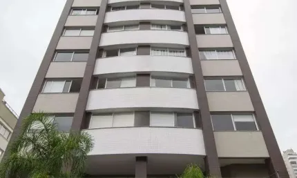 Apartamento de 3 quartos, suíte e 2 vagas de garagem Petrópolis em Porto Alegre.