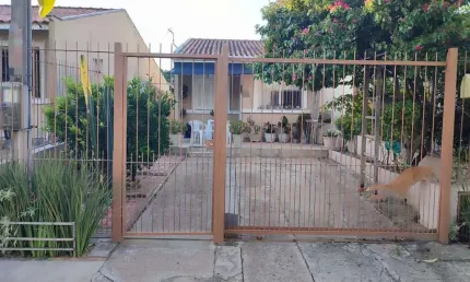 Casa com 2 quartos à venda na Rua Carlos Maximiliano Fayet, 1072, Hípica, Porto Alegre