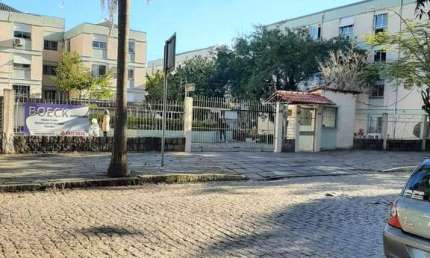 Apartamento de 3 quartos e vaga de garagem rotativa no Bairro Cristal em Porto A