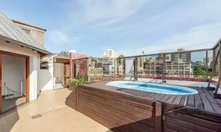 Cobertura no bairro Petrópolis de 2 dormitórios 2 vagas e piscina