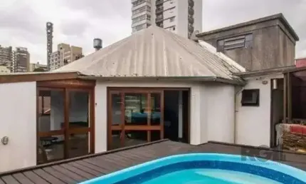 Cobertura no bairro Petrópolis de 2 dormitórios 2 vagas e piscina