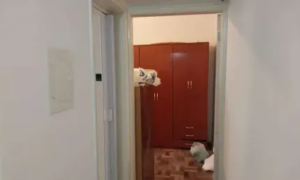 Oportunidade, partamento 1 dorm. demais peças, Trav. do Carmo.