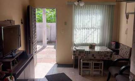 Casa em Condomínio de 2 dormitórios e vaga na Glória
