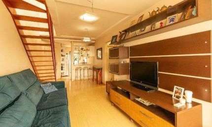 Cobertura com 3 quartos, 2 suítes e 2 vagas no Petrópolis – Vista deslumbrante!