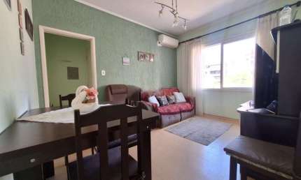 Apartamento à venda com 3 quartos 78 metros privativos no Bairro Menino Deus