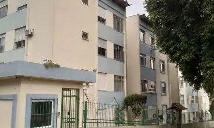 Apartamento dois dormitórios, com vaga rotativa Bairro Vila Nova