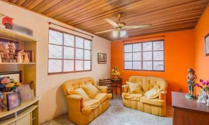 Casa com 4 Dorms e Terreno Amplo – bairro São João, 400m²