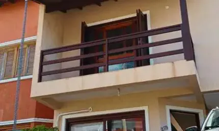 Casa aconchegante com 3 dormitórios, piscina e lareira