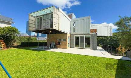Casa para Venda - 315m², 3 dormitórios, sendo 1 suites, 2 vagas - Teresópolis