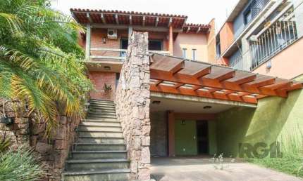 Casa de 3 dormitórios no Jardim Isabel com vista para o Guaíba.