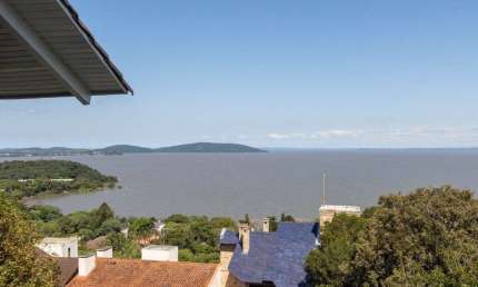 Casa deslumbrante vista do Guaiba, 3 dormitórios, sendo 1 suite master com close