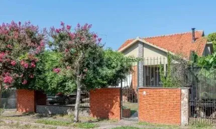 Casa 3 dormitórios à venda Vila Assunção Porto Alegre/RS