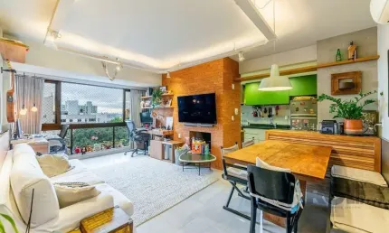 Apartamento de 2 dormitórios, com lareira e churrasqueira no bairro Petrópolis