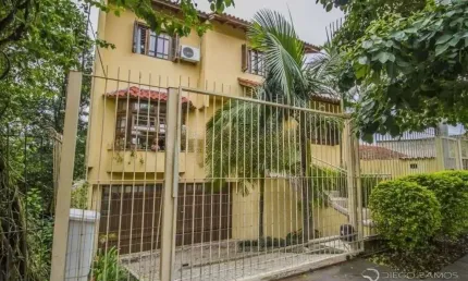 Casa 4 dormitórios à venda Medianeira Porto Alegre/RS