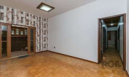 Excelente casa de 150m² com 3 dormitórios e 2 vagas.