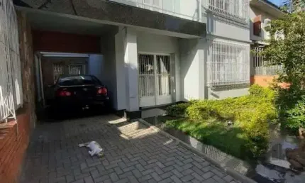 Casa com 4 quartos à venda na Rua Germano Hasslocher, 34, Azenha, Porto Alegre
