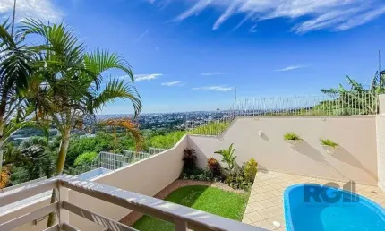 Casa alto padrão, 500m² privativos com linda vista da cidade no Morro Apamecor