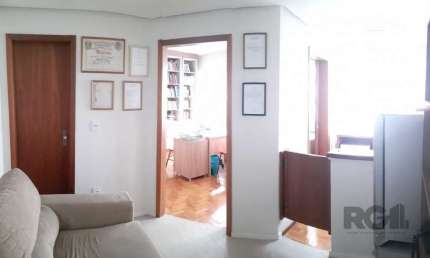 Excelente sala comercial no Centro/Indepêndencia com area privativa de 31m²