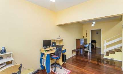 Casa com 3 quartos à venda na Rua Santiago Dantas, 349, Cascata, Porto Alegre
