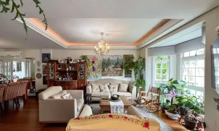 Excelente casa em condomínio no Bairro Tristeza - Ao lado do Shopping Paseo
