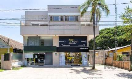Apartamento com uma cobertura horizontal com 329,10 m² privativos com suíte