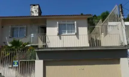 Casa para venda - 348m², 3 dormitórios, sendo 1 suites, 2 vagas - medianeira