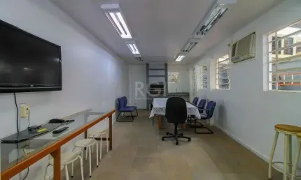 EXCELENTE PRÉDIO COMERCIAL LOCALIZADO NO BAIRRO GLÓRIA