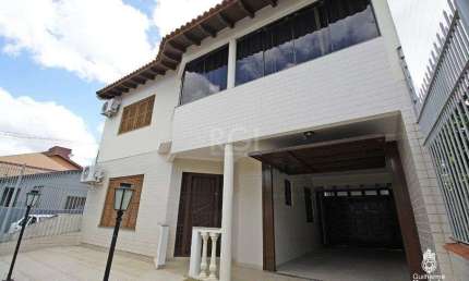 Casa para Venda - 246m², 3 dormitórios, sendo 2 suites, 3 vagas - Vila Ipiranga