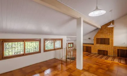 Casa para Venda - 210m², 4 dormitórios, 2 vagas - Petrópolis