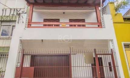 Casa para Venda - 440m², 3 dormitórios, sendo 2 suites, 2 vagas - Cidade Baixa
