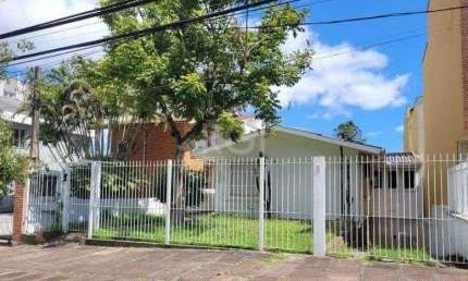 Casa Residencial ou comercial. Com 205 m²  de área útil, 3 dormitórios