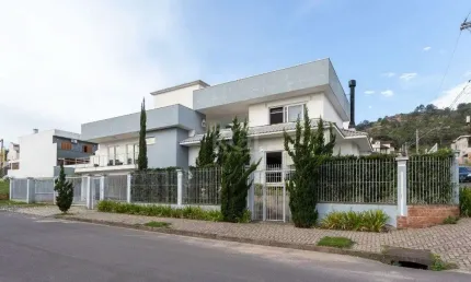 Casa para venda - 377m², 4 dormitórios, sendo 3 suites, 3 vagas - guarujá