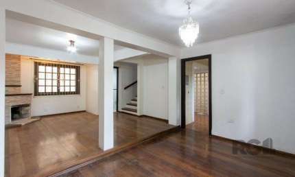 Casa Condominio para Venda - 191m², 5 dormitórios, sendo 1 suites, 3 vagas - Tri