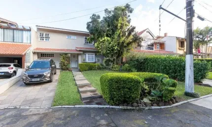 Casa Condominio para Venda - 300m², 4 dormitórios, sendo 2 suites, 2 vagas - Ipa