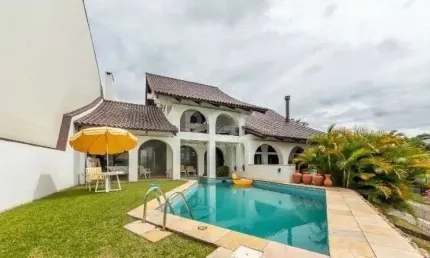 Casa para Venda - 456m², 3 dormitórios, sendo 2 suites, 2 vagas - Vila Assunção