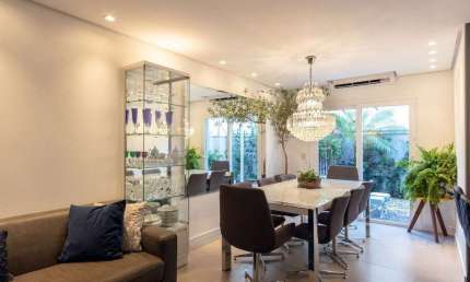 Casa Condominio para Venda - 202m², 3 dormitórios, sendo 1 suites, 2 vagas - Tri