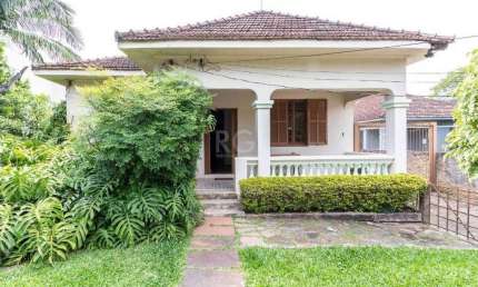 Terreno à venda na Avenida Vicente Monteggia, 2807, Cavalhada, Porto Alegre