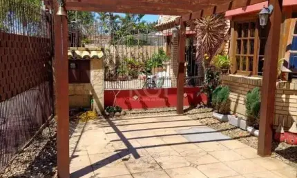 Casa para Venda - 156m², 3 dormitórios, sendo 1 suites, 2 vagas - Guarujá
